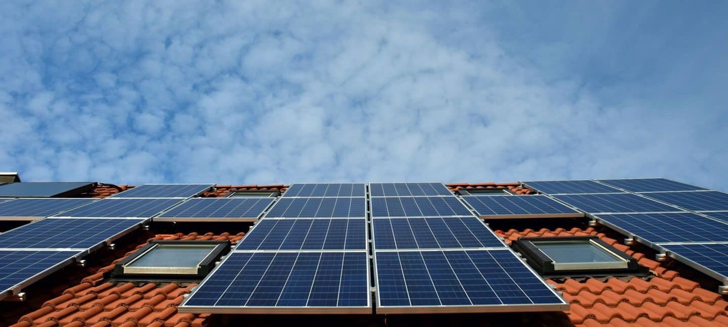 differenza tra impianti fotovoltaici ad isola e connessi in rete